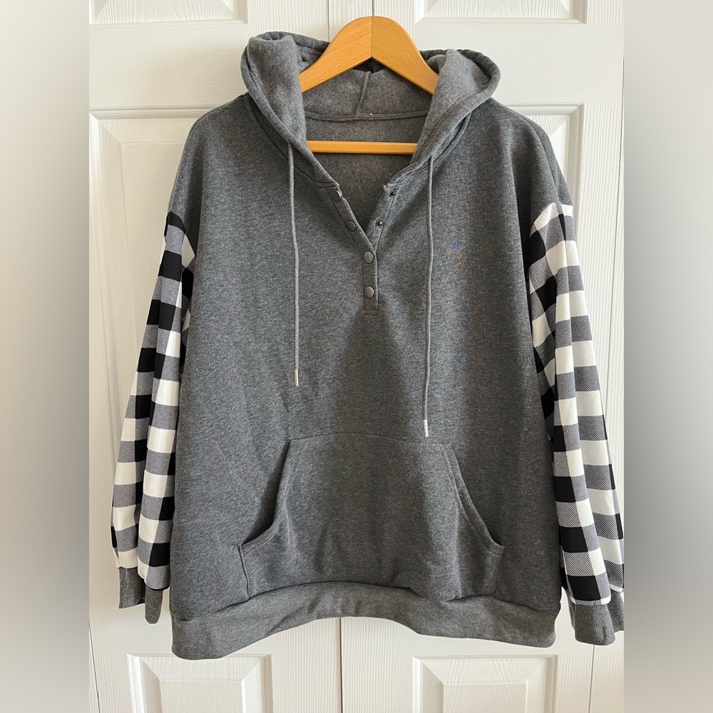SHEIN Women’s Buffalo Plaid Sleeve Hooded Sweatshirt (sz 1X)